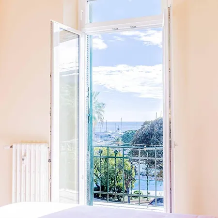 Cavallotti 70 - Renovated With A Sea View Lägenhet